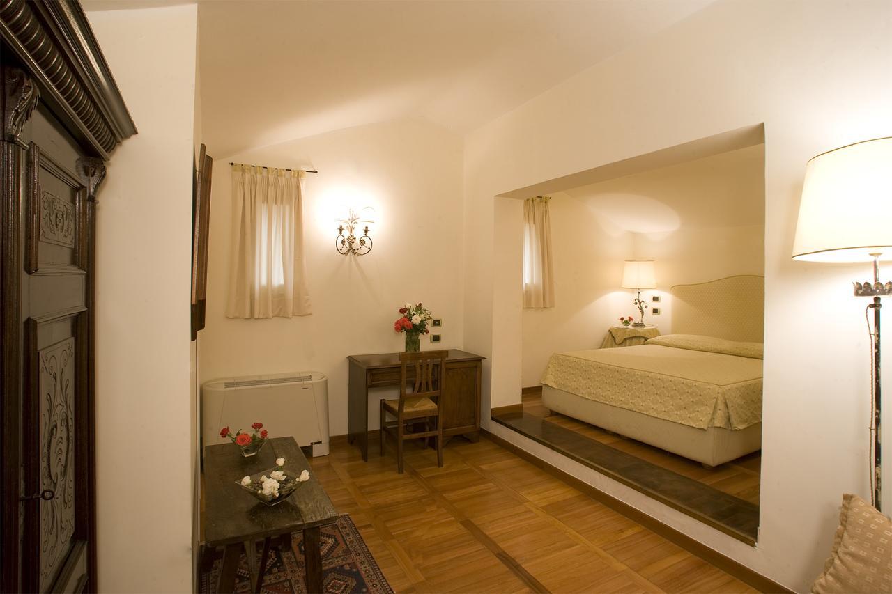 Hotel Scilla Sovana Bagian luar foto